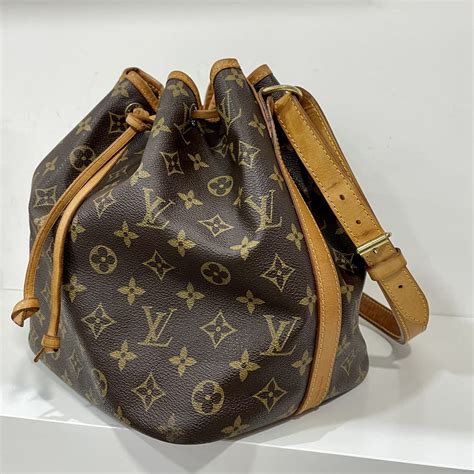 borse originali louis vuitton prezzi|Louis Vuitton borse secchiello.